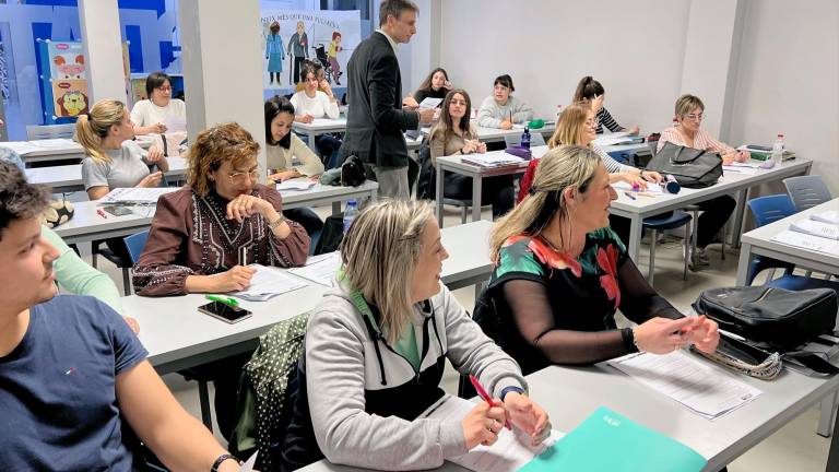 Una clase de preparación de oposiciones en el centro Aula Magna de Tarragona. foto: Alfredo gonzález